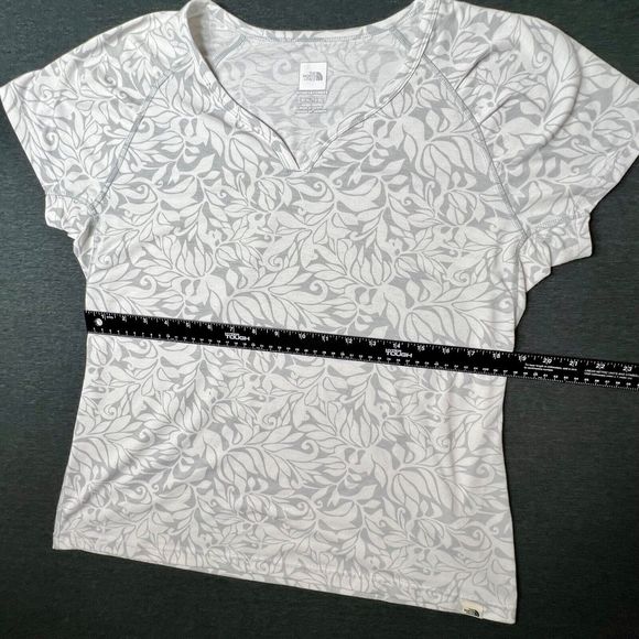 The North Face Fitted Tee White Floral T Shirt Short Sleeve V Neck Sz XL - Picture 11 of 12